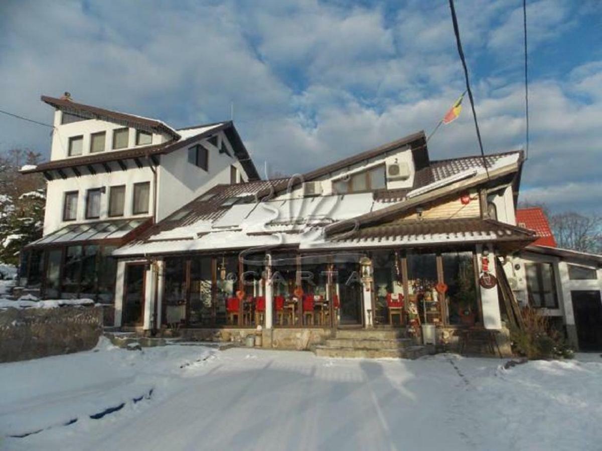 فندق Slănicفي  La Marele Moft المظهر الخارجي الصورة
